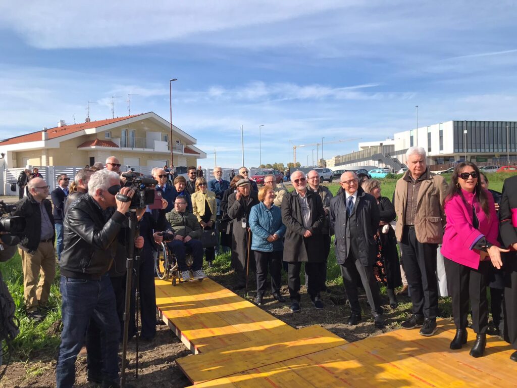 Benedizione posa prima pietra villaggio Laudato Si Termoli 16