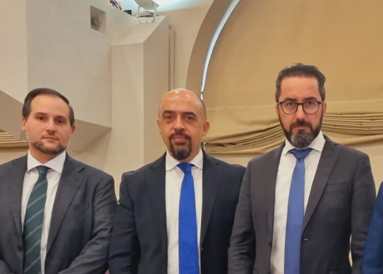 Da sinistra, i consiglieri M5S Fedele, Taglieri e Smargiassi