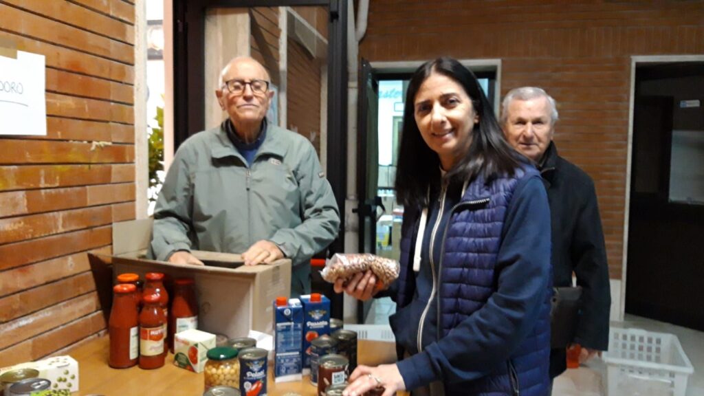 Conclusa la colletta alimentare a cura dell'associazione “Un buco nel tetto” e gruppo Diaconia dei Salesiani Don Bosco 6 WhatsApp Image 2023 03 26 at 10.32.10