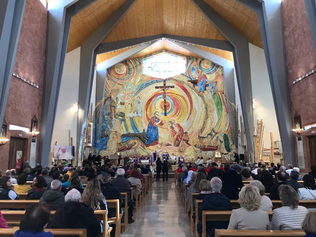 celebrazione chiesa di San Timoteo presieduta dal Cardinale Re 1