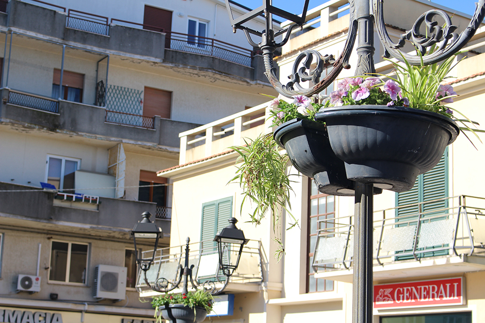 Nuovi fiori in via Roma e corso Umberto I a San Salvo 2 fioriere5
