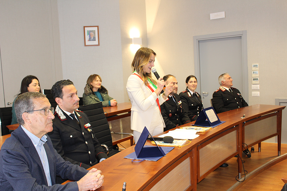 Cerimonia di consegna di una targa alla coppia Piccoli-Consoli - Gallery 4 san salvo carabinieri3 1