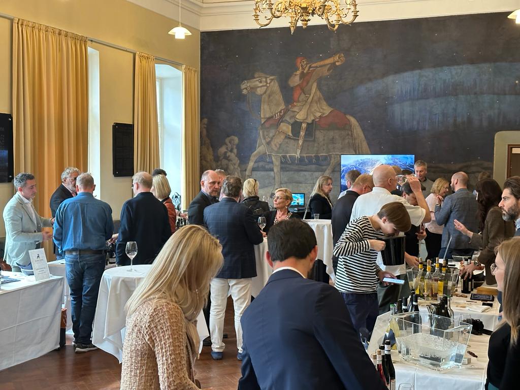 Il vino abruzzese alla conquista della Scandinavia 4 IMG 20230420 WA0010