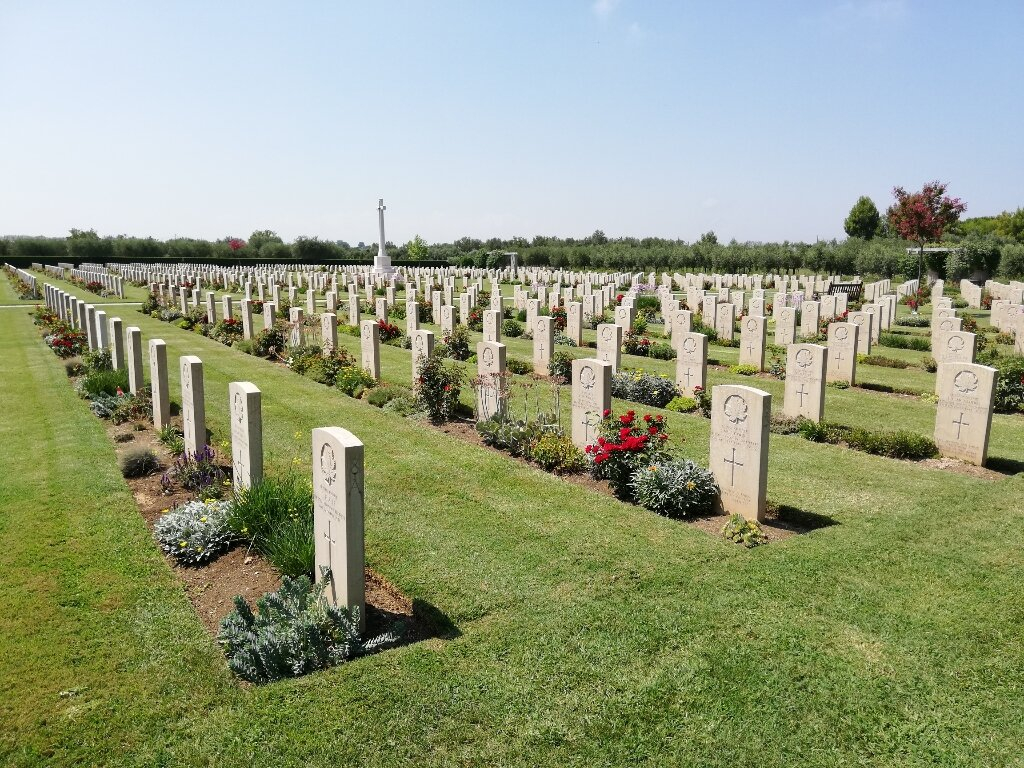 cimitero canadese