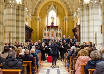 Il coro polifonico Hisotnium "Bernardino Lupacchino dal Vasto". Foto di Francesca Romana Conte