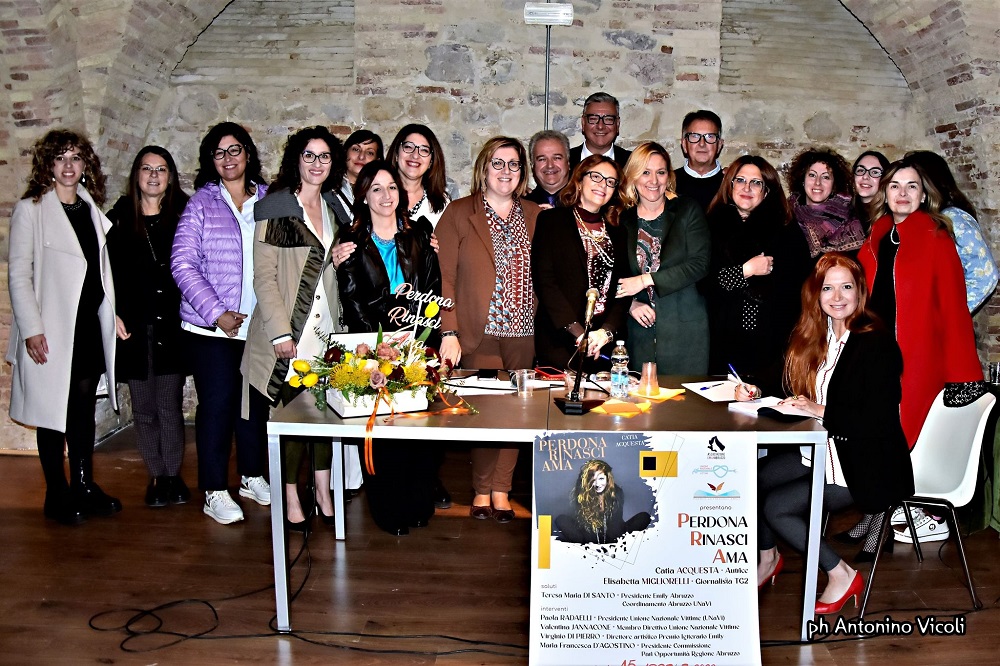 “Perdona, rinasci, ama” di Catia Acquesta a Cupello 9 cover presentazione libro Acquesta Migliorelli Cupello 15 aprile 23