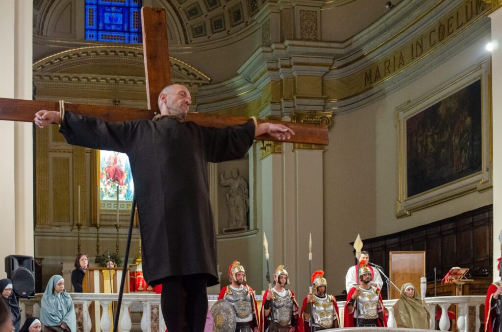 La Via Crucis a Vasto - Fotogallery 7 via crucis 7