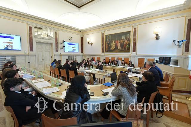 Le classi quinte del Liceo delle Scienze Umane dell’IIS Pantini-Pudente alla Camera dei Deputati - Gallery 7 4JZHCjTJyh