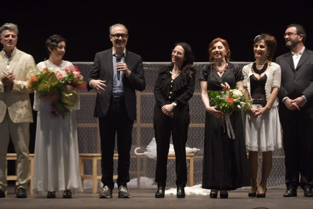 Teatro Studio Vasto festeggia 10 anni di attività con "Il Ventaglio di Lady Windermere" - Gallery 5 8 1
