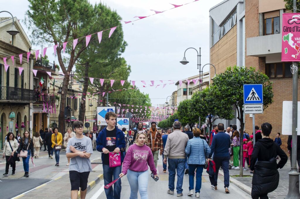 La partenza del "Giro D'Italia 106" a Vasto - Gallery 15 DSC7176