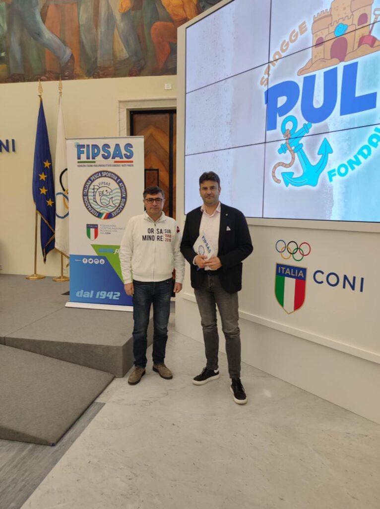 Rocca San Giovanni e le sue spiagge all'evento <strong>Pulifondali e Pulispiagge 2023</strong> 2 Foto sindaco e associazione Orsa Minore