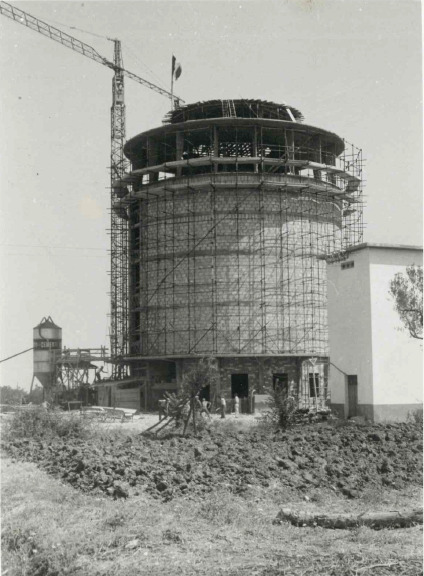 La Torre Vinaria in costruzione