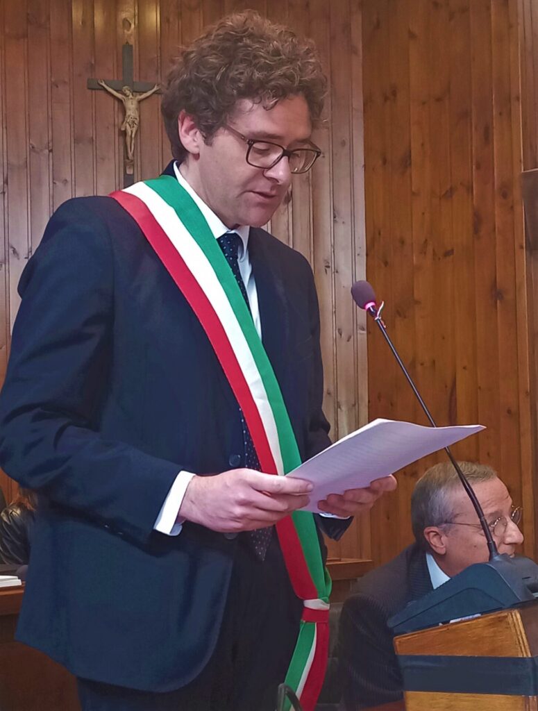 Attestato di civica benemerenza a Bruno Giangiacomo e Giampiero Di Florio 3 Menna2