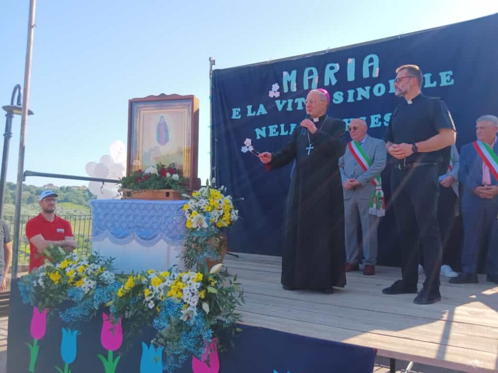 I fedeli di Chieti-Vasto in cammino verso il Santuario della Madonna dei Miracoli - Gallery 4 Pellegrinaggio 10