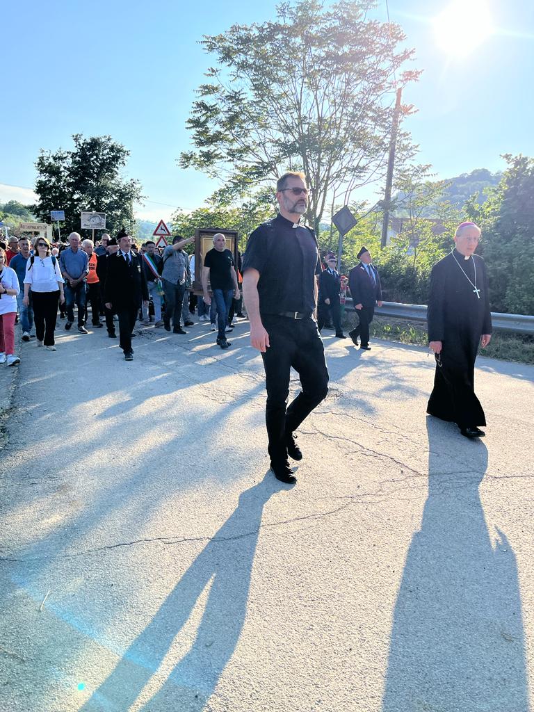 I fedeli di Chieti-Vasto in cammino verso il Santuario della Madonna dei Miracoli - Gallery 10 Pellegrinaggio 11