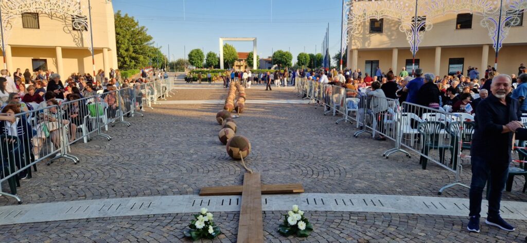 I fedeli di Chieti-Vasto in cammino verso il Santuario della Madonna dei Miracoli - Gallery 13 Pellegrinaggio 13