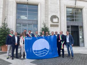 San Salvo bandiera blu per la 26esima volta - Gallery 2 bandiera blu 2023 300x225 1