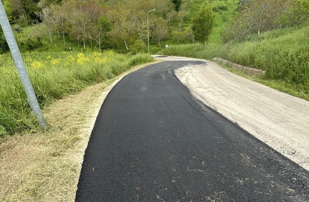 A Casalanguida i lavori di rifacimento dell'asfalto li fa il Comune - Gallery 3 casalanguida 2