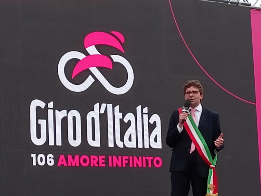 Il cielo si tinge di rosa, Vasto saluta il Giro - Video e Gallery 9 giro 23
