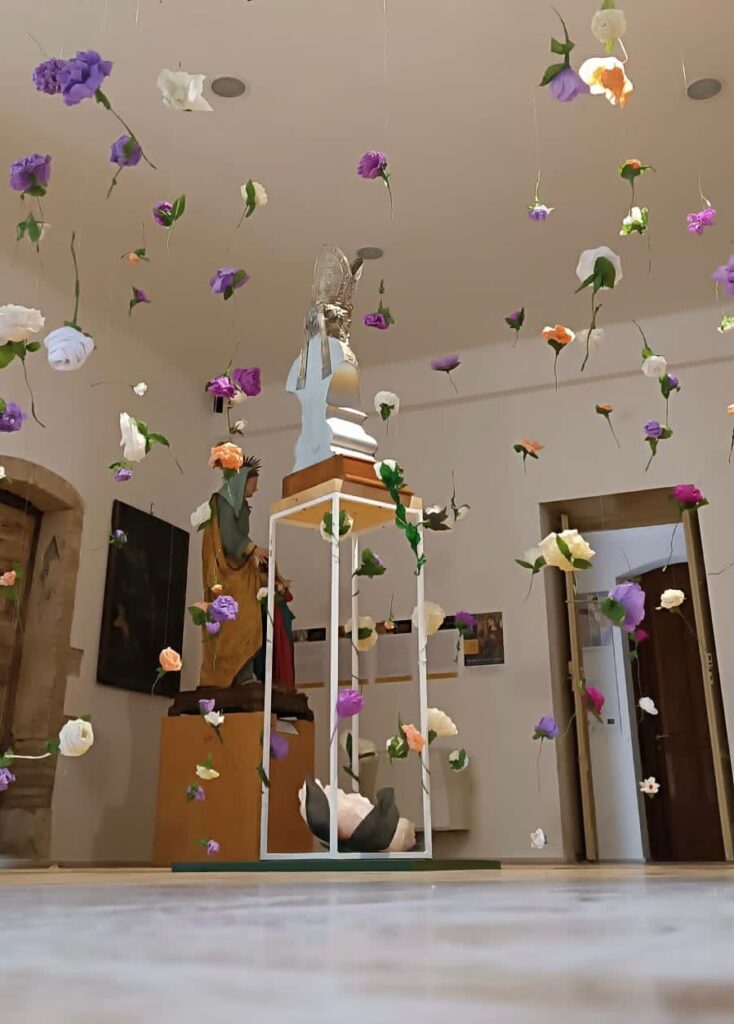 Inaugurazione a Larino de ''La stanza dei fiori'', installazione identitaria della comunità 4 la stanza dei fiori San Pardo Larino 2