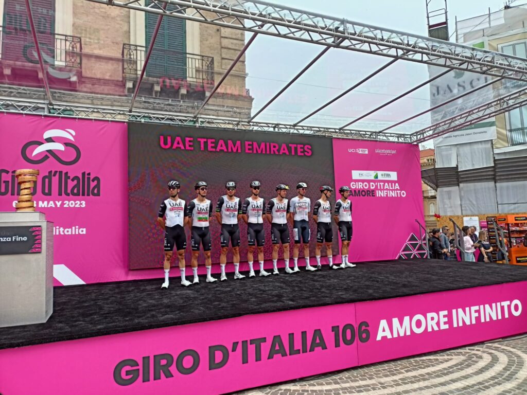 Il cielo si tinge di rosa, Vasto saluta il Giro - Video e Gallery 21 squadra2 1