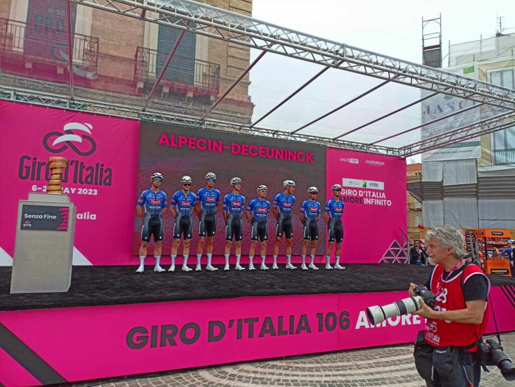 Il cielo si tinge di rosa, Vasto saluta il Giro - Video e Gallery 22 squadra3 2