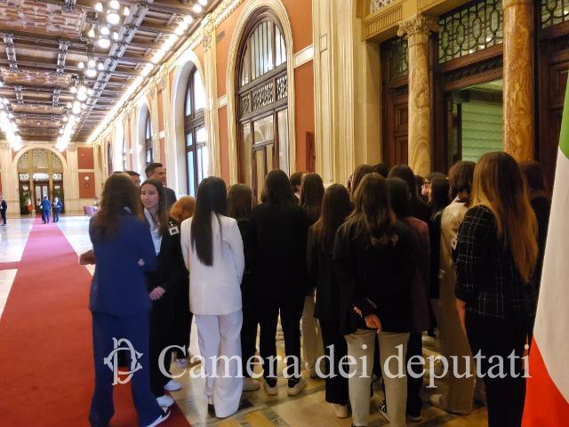 Le classi quinte del Liceo delle Scienze Umane dell’IIS Pantini-Pudente alla Camera dei Deputati - Gallery 5 uCkVE2cCqV