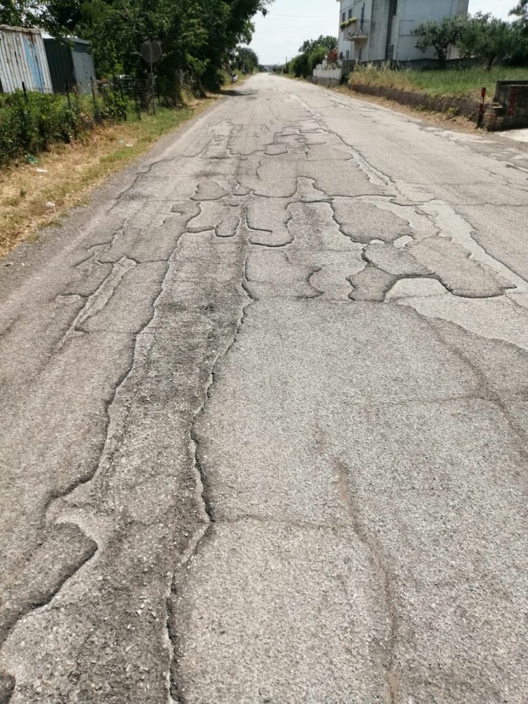 «Contrada Lebba dimenticata. Manto stradale da rifare» 4 Contrada Lebba 6