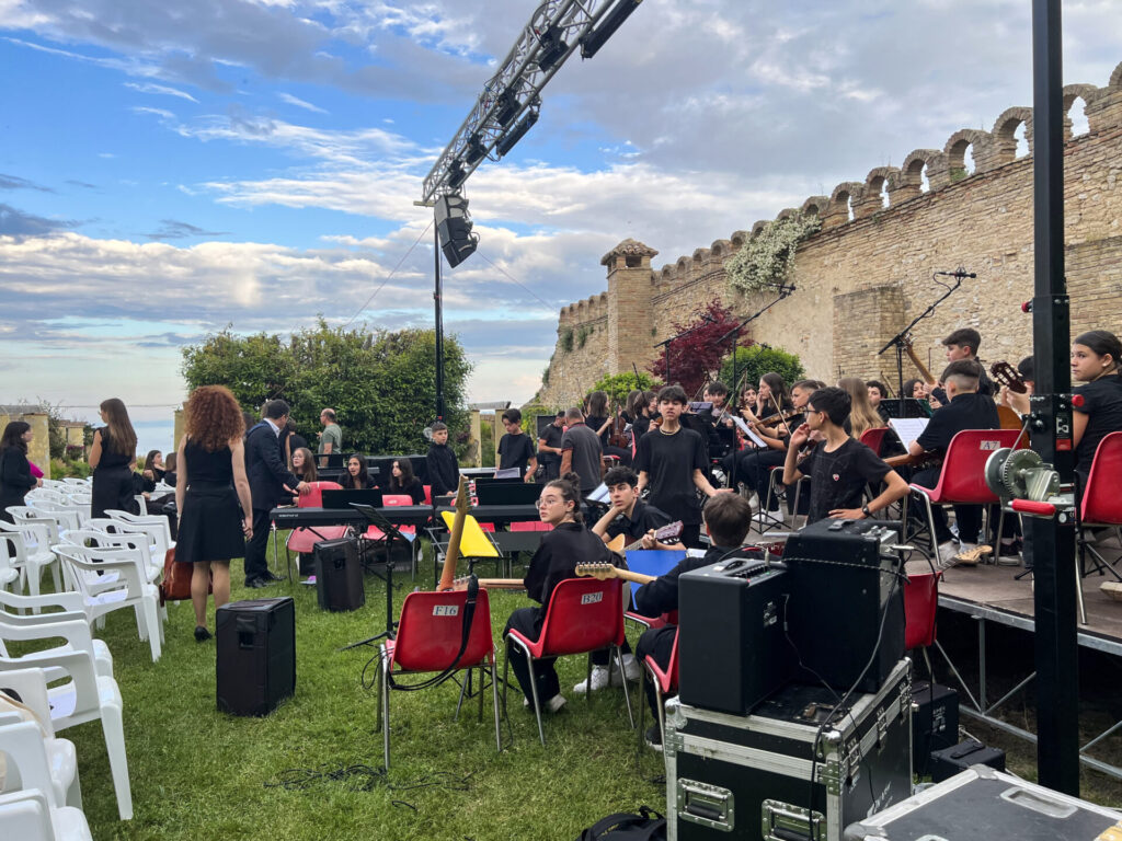 I giardini d’Avalos accolgono l’orchestra giovanile Rossetti 2 IMG 1095 1