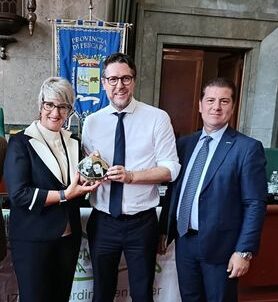 Da sinistra, Cinzia Corti, Nicola Molteni e Domenico Pianese, segretario generale del sindacato di polizia