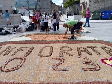 infiorata carpineto sinello