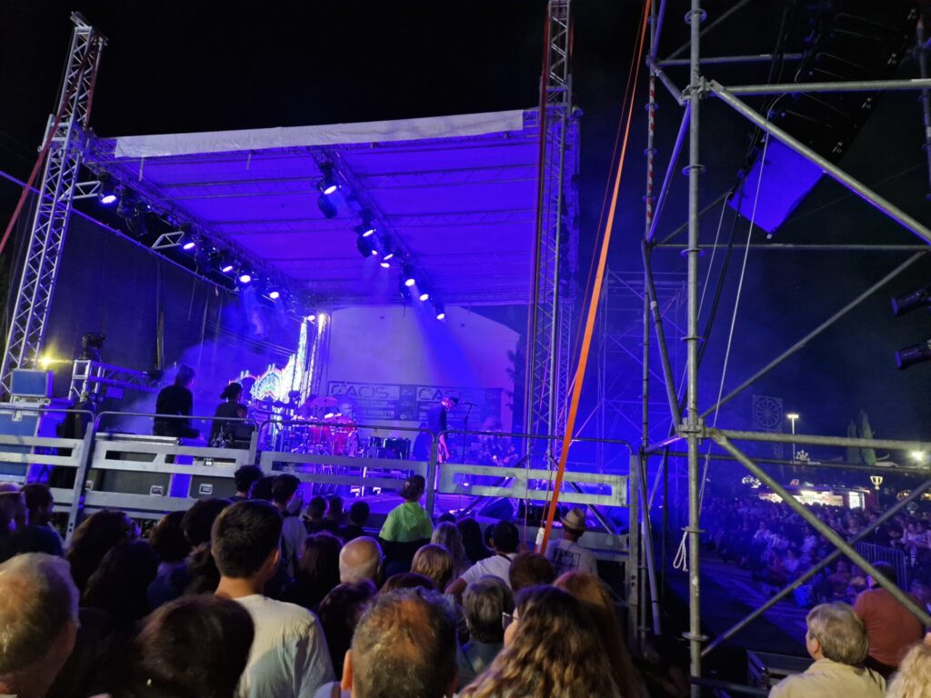 Casalbordino, ieri ultimo giorno di festa: la processione poi Vibrazioni in concerto 17 miracoli 16