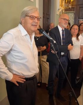 «Prendi l'arte e fanne seriamente parte», Ylenia Paladino si racconta 5 vittorio sgarbi