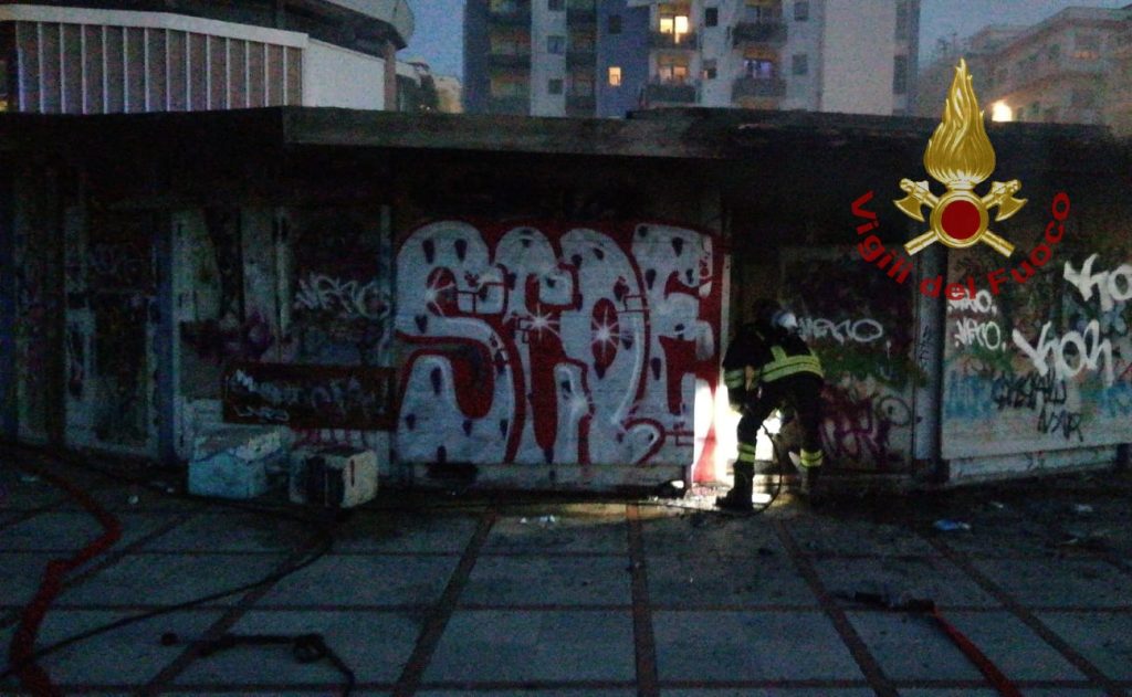A fuoco chiosco diroccato 2 IMG 20230729 001718