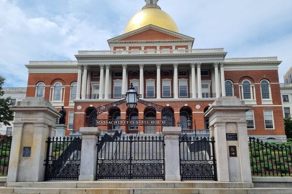 Incontri transoceanici: legami radicati tra l'Abruzzo e il Massachusetts 4 Massachussets State House