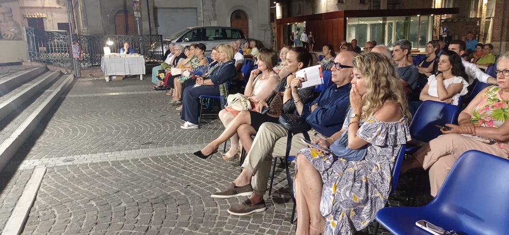 I 9 finalisti dell'11esima edizione del premio letterario "Raffaele Artese - Città di San Salvo" 2 artese2