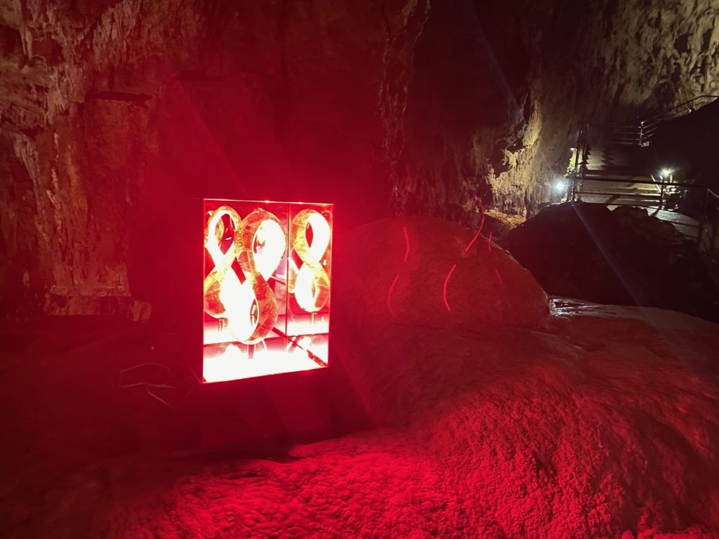 Grotte di Stiffe, dal 21 al 30 luglio la mostra in grotta “Percorsi di Luce” dell’artista Tina Bellini 2 image2