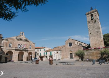 Piazza degli Eroi di Rocca San Giovanni. Foto di Davide Radatti