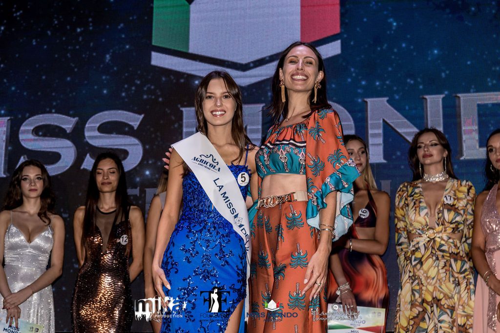 18 giovani abruzzesi e molisane elette alla tappa Miss Mondo a Termoli 7 IMG 3666 Linda Maria Orlando e Cristina Giselle Antenucci copia