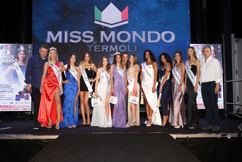 18 giovani abruzzesi e molisane elette alla tappa Miss Mondo a Termoli 5 IMG 3802 LE VINCITRICI E STAFF copia