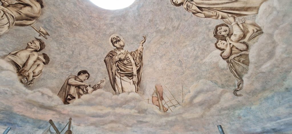 Pollutri, terminati i lavori in piazza e in chiesa 14 Restauro cupola pollutri 16