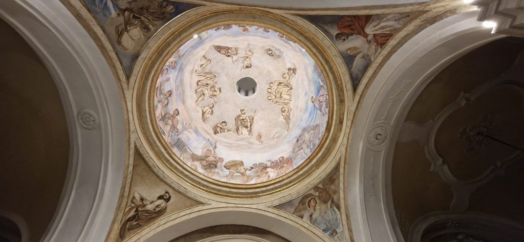Pollutri, terminati i lavori in piazza e in chiesa 9 Restauro cupola pollutri 7