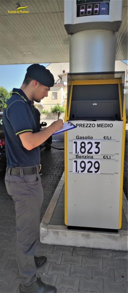 GDF Chieti: controlli alle pompe di benzina, multe a Vasto, San Vito Chietino e Ortona 4 gdf1 1