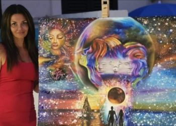 Ylenia Paladino con "L'esplosione dei colori nell'anima: Delyrio". Foto di Patrizia Di Dodo