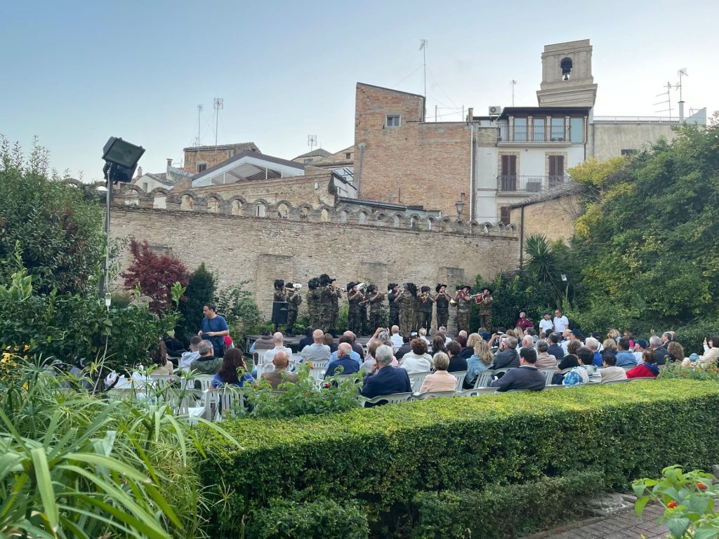 La tradizione bersaglieresca a Vasto: musica e memoria nella festa patronale 2 1000097676