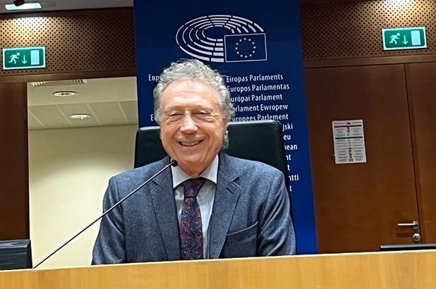Il sindaco di Atessa, Giulio Borrelli. Foto d'archivio