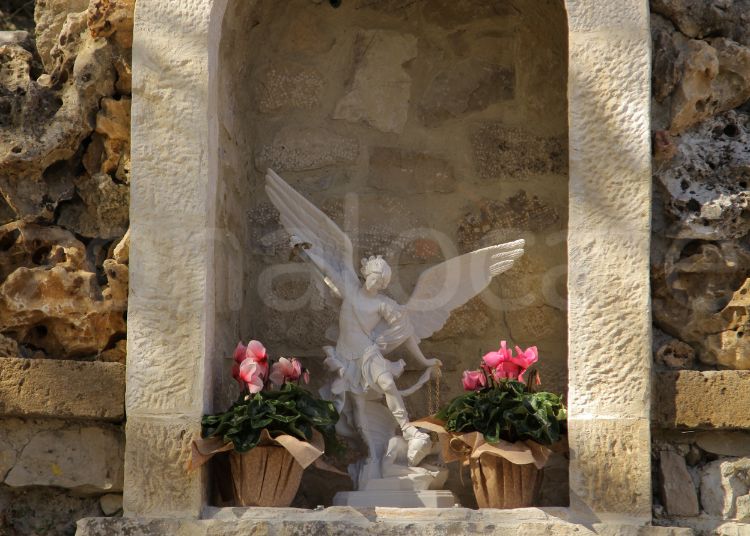 Sfilata dei carri di San Michele Arcangelo: un successo a Liscia 7 Liscia 4