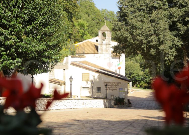Sfilata dei carri di San Michele Arcangelo: un successo a Liscia 4 Liscia