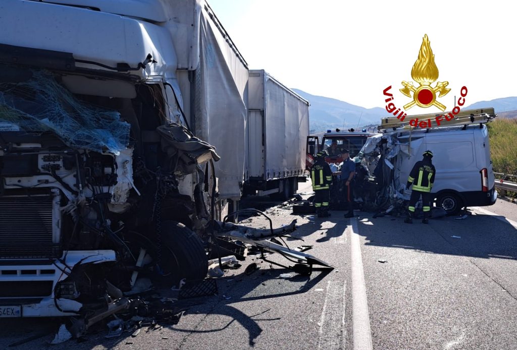 Incidente frontale sulla SS647 Bifernina 2 Photo 1695916791265