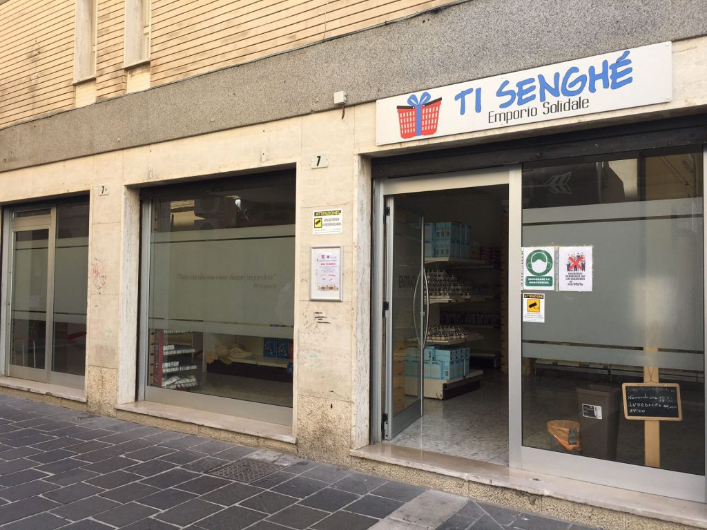 raccolta materiale scolastico emporio solidale Caritas Ti Senghe Termoli 3
